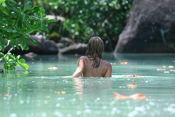 Natural bathing in the Seychelles