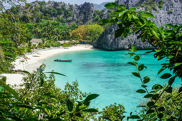 Horseshoe island in Myanmar