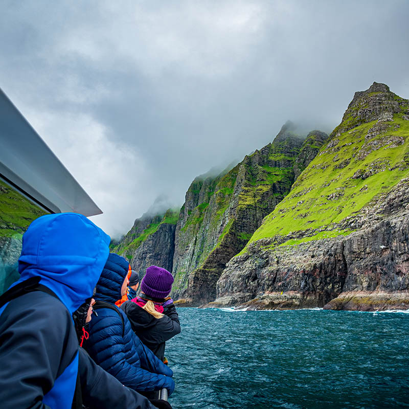 Boat tour to the Vestmannabjørgini (Vestmanna bird cliffs) and grottos, Faroe Islands