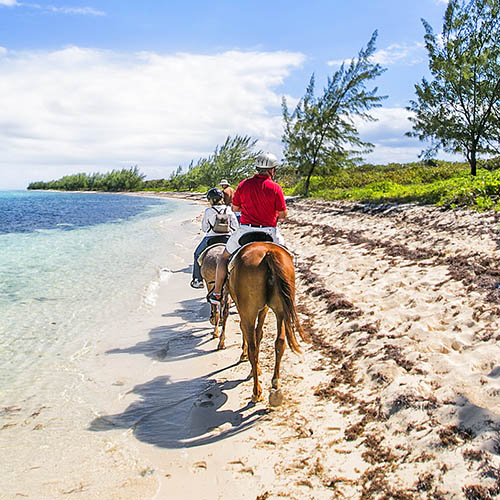 Kayaking in Bora Bora at Mount Otemanu, Tahiti, French Polynesia